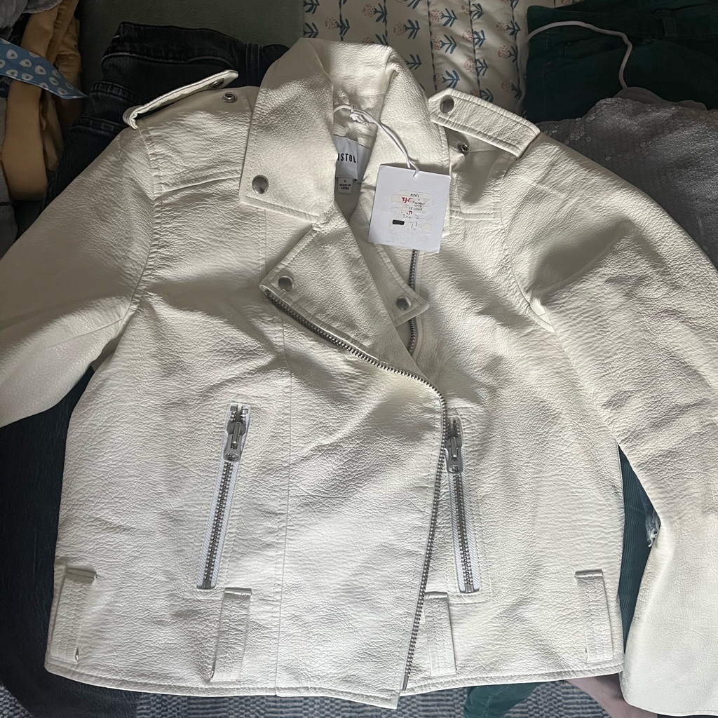 White Vegan Jacket With Belt. Nwt, Never Worn. No Pets, No Smoking. Size L